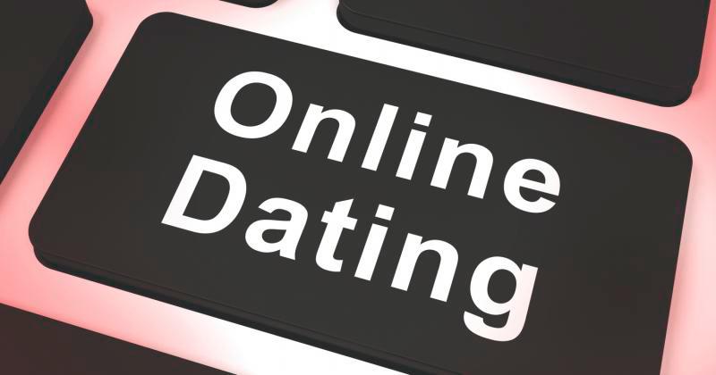 Online Dating: Navigating Love in a Digital Age